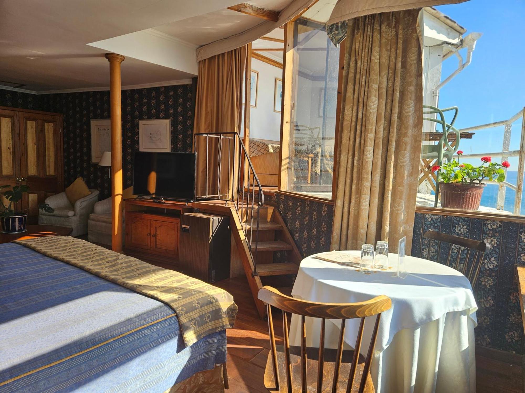 Hotel Restaurant Capducal فينيا ديل مار المظهر الخارجي الصورة